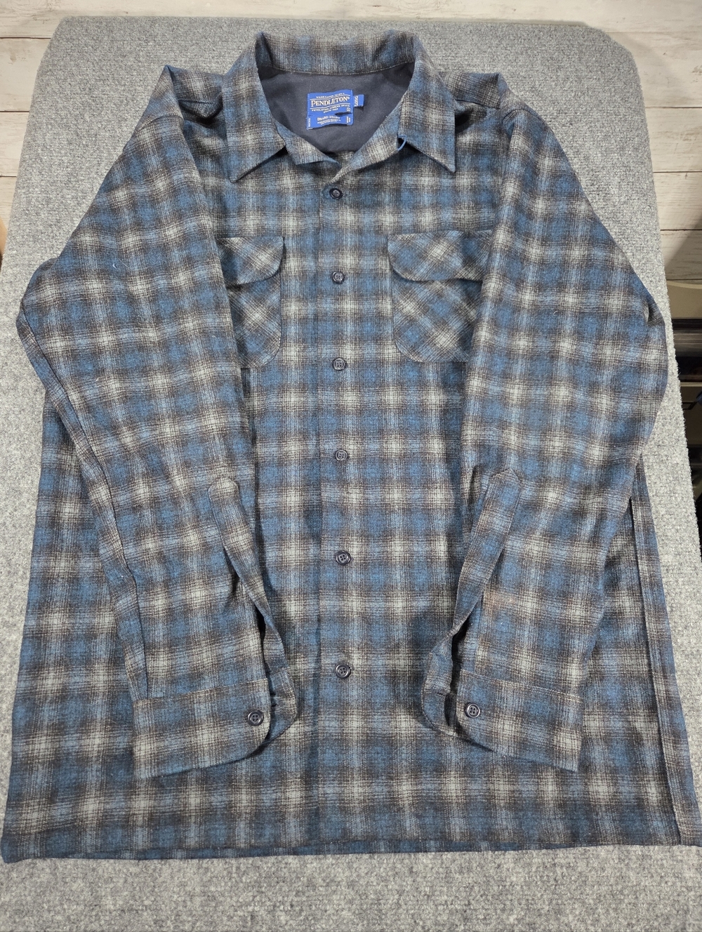 Pendleton Board Shirt Wool Plaid Blue Gray‎ Button Up Men’s Large USA Wool